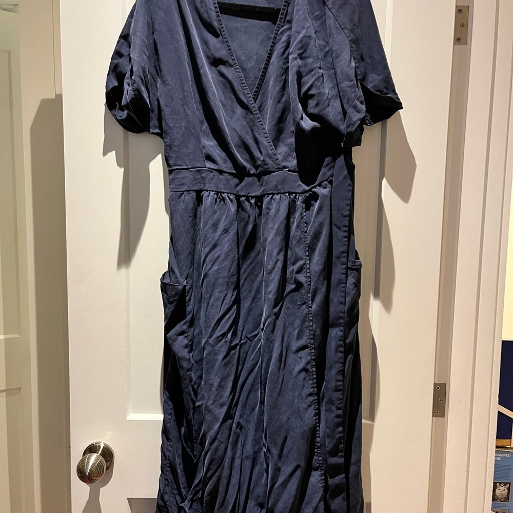 SOLD Celtic & Co. Navy Sustainable Lyocell Midi Dress - Picture 12 of 13